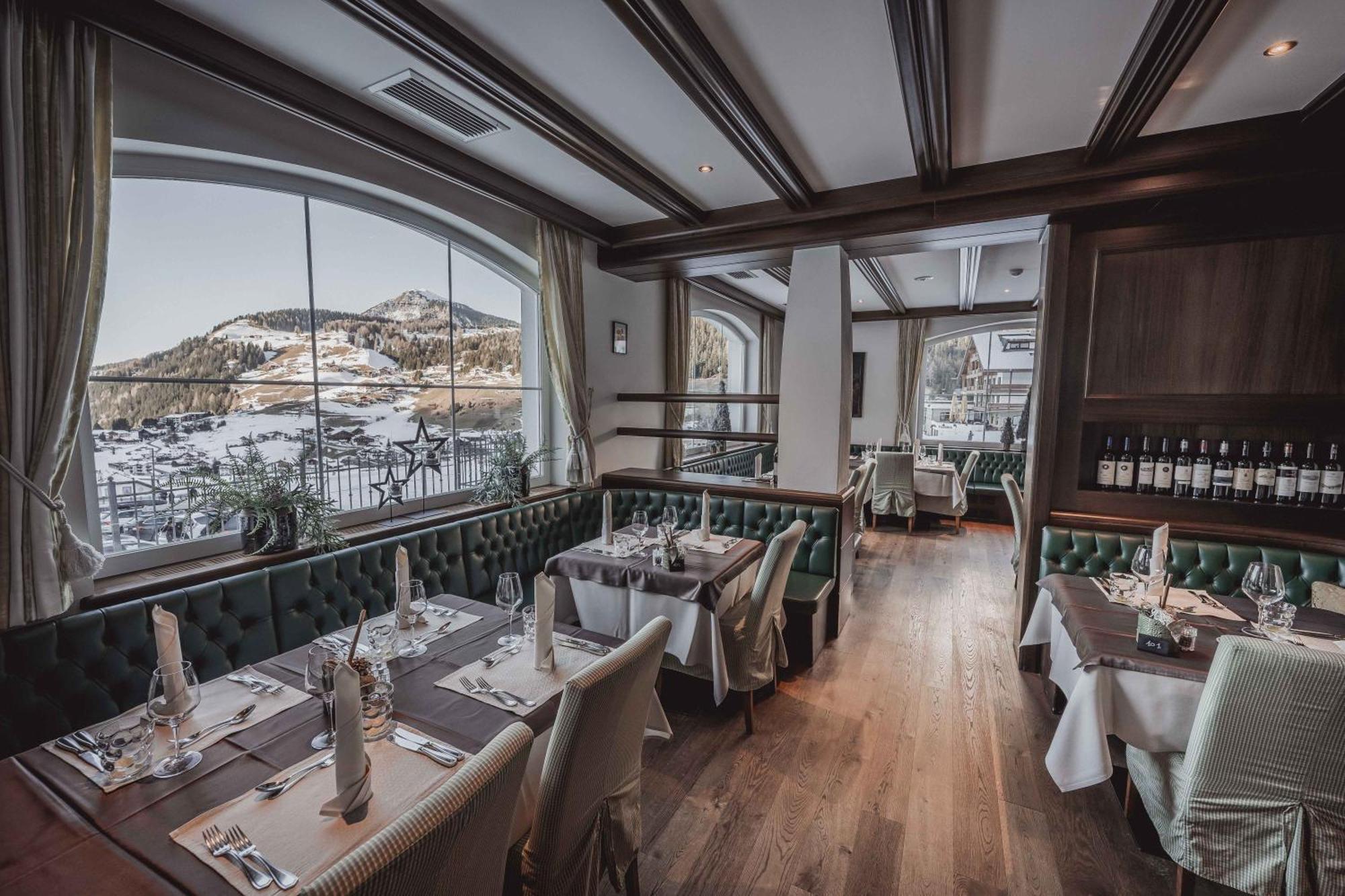 Hotel Continental Dolomites Selva di Val Gardena Eksteriør bilde