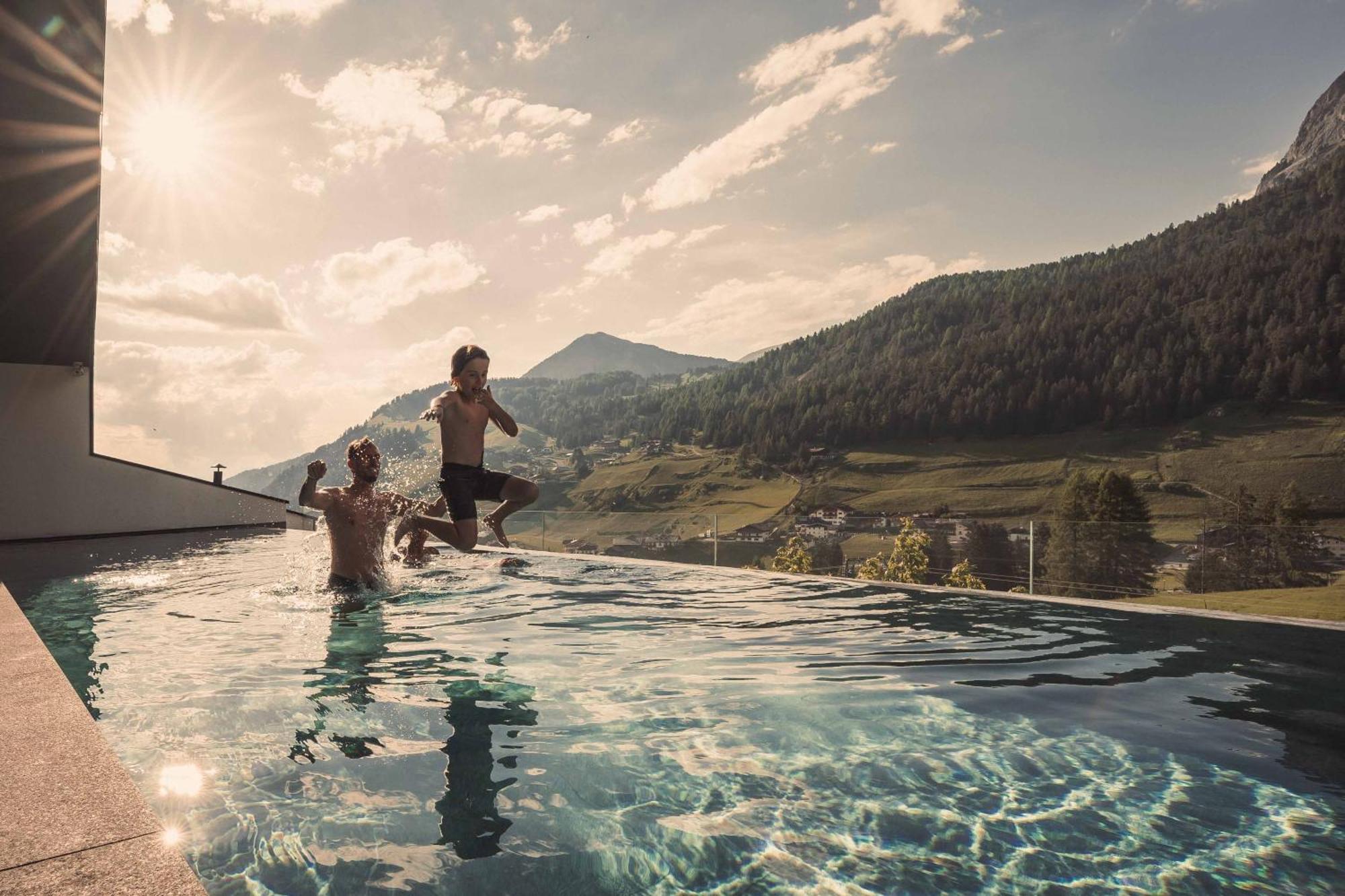 Hotel Continental Dolomites Selva di Val Gardena Eksteriør bilde